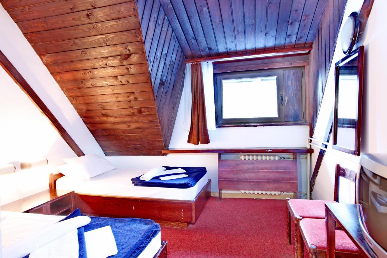 Hotel Olga Dedijer โคเปานิก ภายนอก รูปภาพ